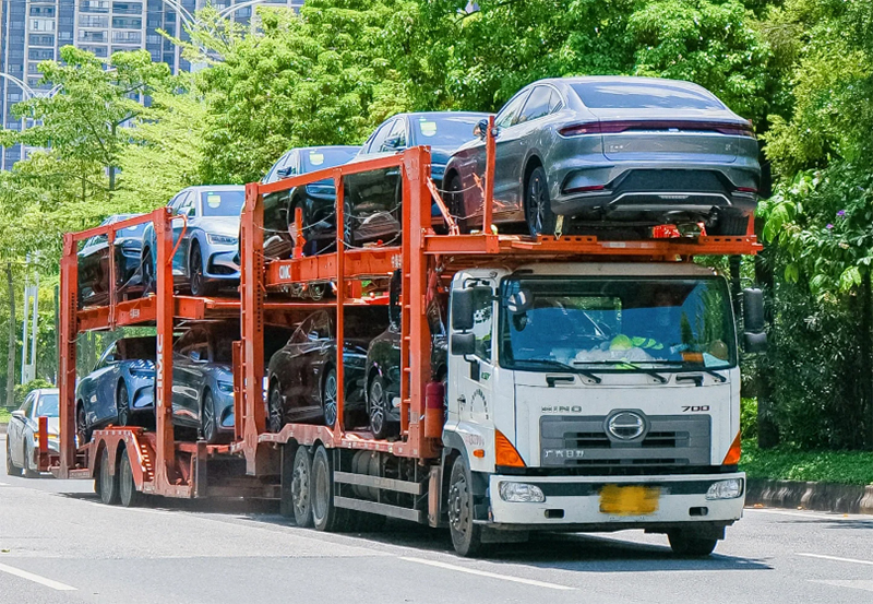 近日，成都市正式成立汽车救援应急指挥中心，旨在加强道路交通事故救援协作，提高救援效率，确保市民出行安全。本文将就成都市成立汽车救援应急指挥中心的意义及影响进行深入探讨。